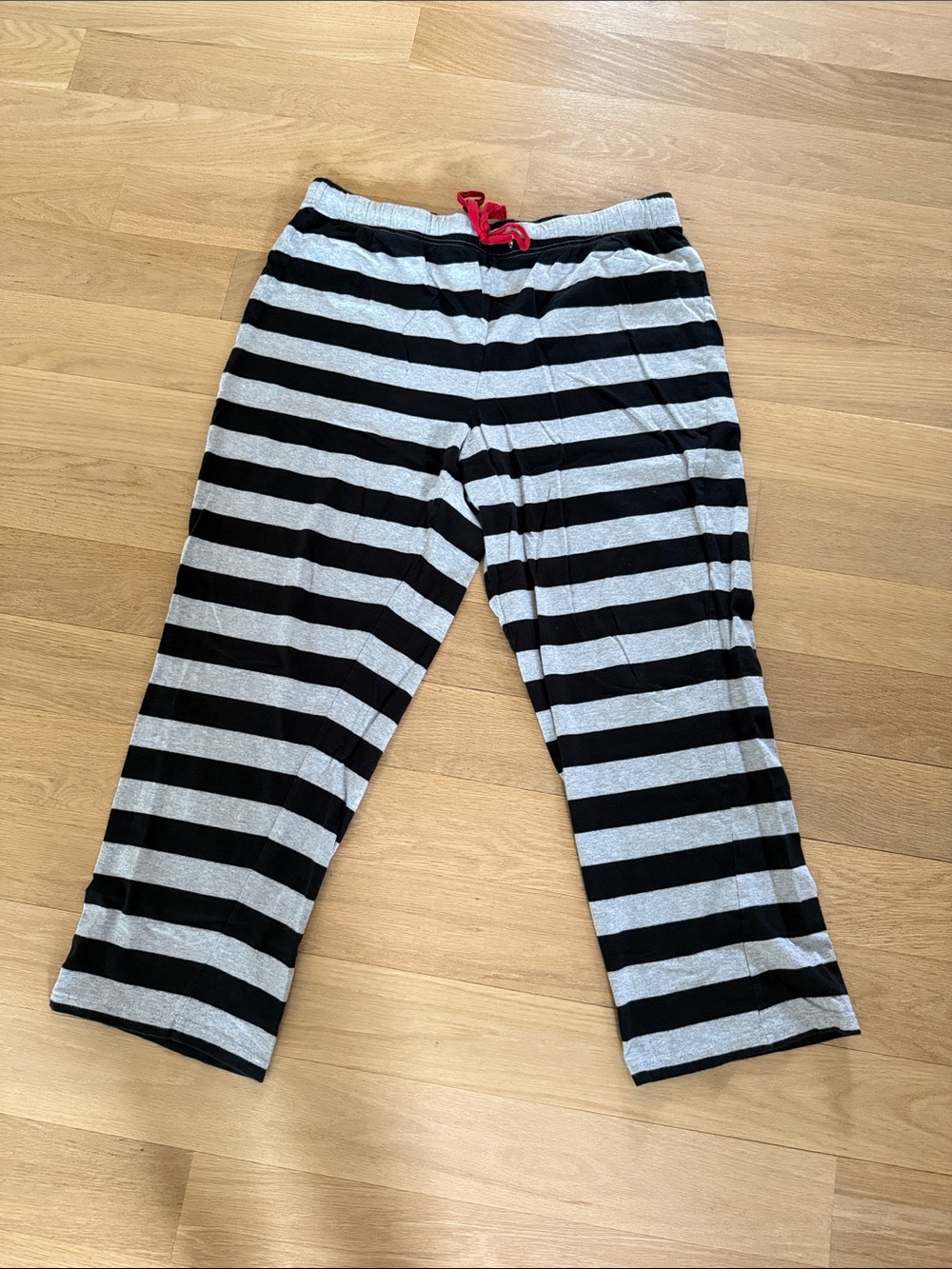 Disney Black & Gray Striped Men’s  Pajama Bottoms with Red Drawstring Sz XL